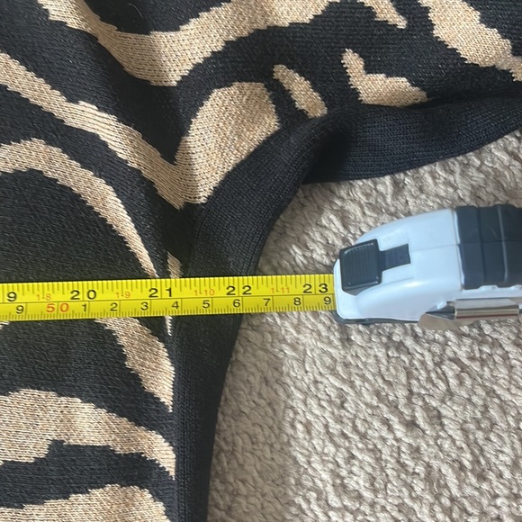 Cabi Dani pullover size Medium - Picture 2 of 5